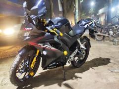 YAMAHA R15 V3